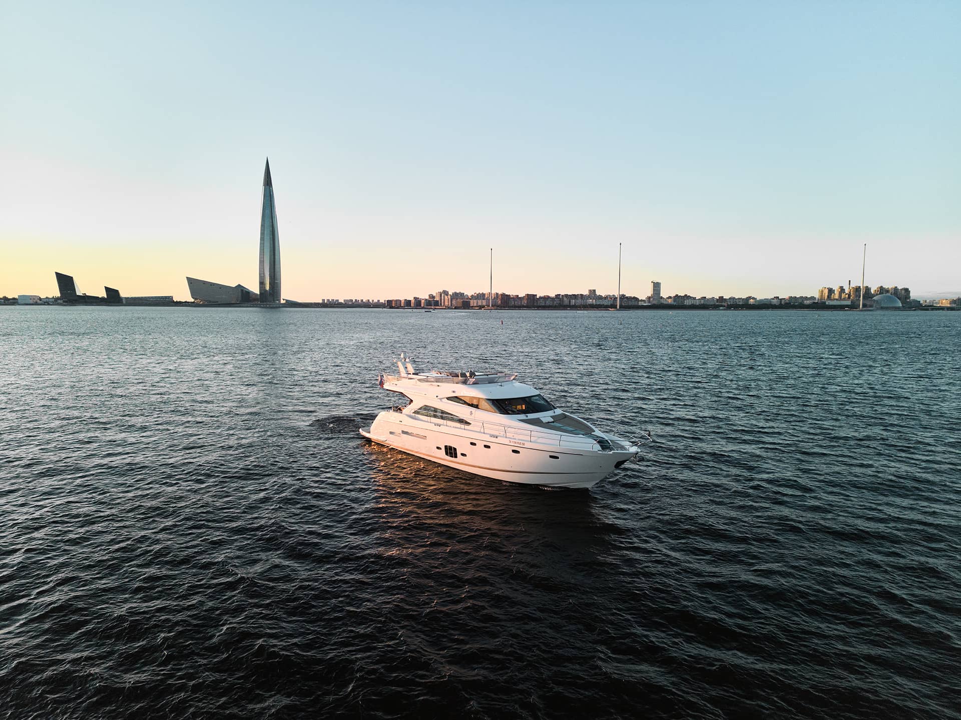 ЯХТА «FAIRLINE 65»